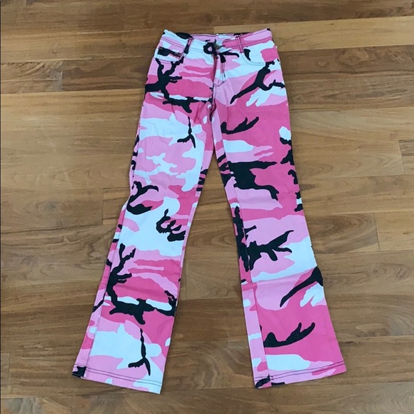black and pink camo pants